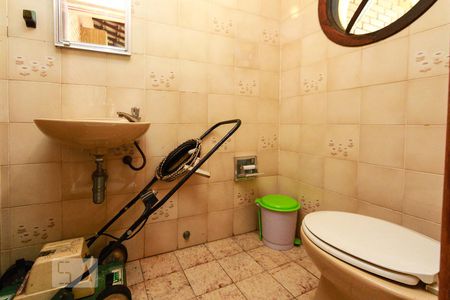 Casa à venda com 280m², 3 quartos e 3 vagas Casa à venda com 280m², 3 quartos e 3 vagasbanheiro churrasqueira