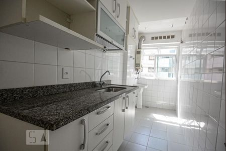 Apartamento à venda com 70m², 2 quartos e 1 vagaCozinha e Área de Serviço