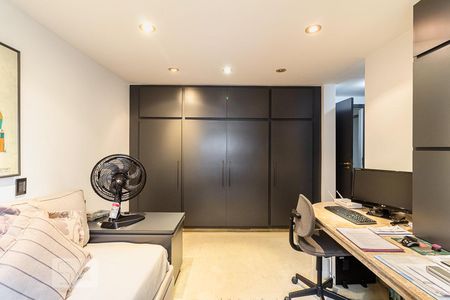 Apartamento à venda com 500m², 5 quartos e 3 vagasTerceira suíte