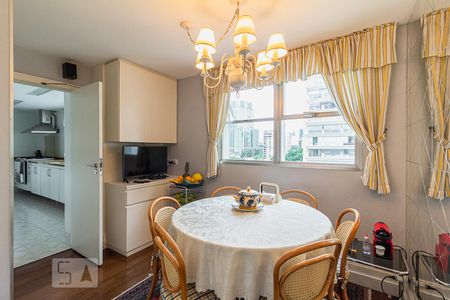 Apartamento à venda com 500m², 5 quartos e 3 vagasCopa