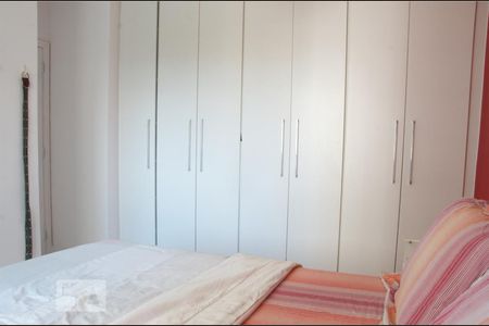 Apartamento à venda com 105m², 3 quartos e 2 vagasQuarto 02