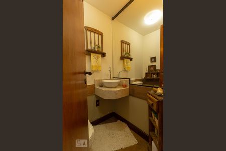 Apartamento à venda com 248m², 3 quartos e 2 vagas Apartamento à venda com 248m², 3 quartos e 2 vagaslavabo 2