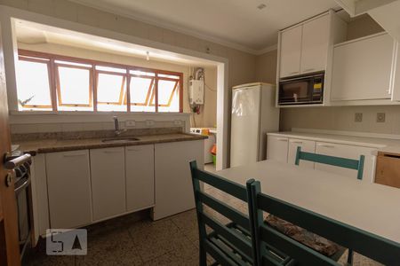 Apartamento à venda com 248m², 3 quartos e 2 vagas Apartamento à venda com 248m², 3 quartos e 2 vagascozinha 2