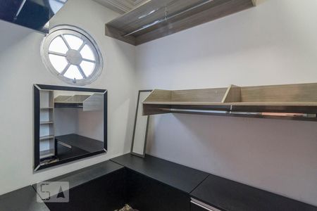 Closet de casa à venda com 3 quartos, 250m² em Jardim Alvorada, Santo André