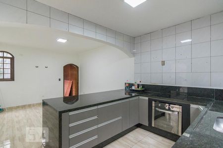 Casa à venda com 250m², 3 quartos e 4 vagas Casa à venda com 250m², 3 quartos e 4 vagasCozinha