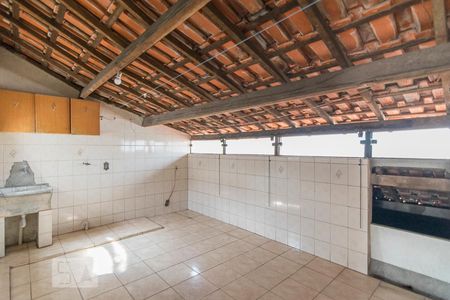 Casa à venda com 250m², 3 quartos e 4 vagas Casa à venda com 250m², 3 quartos e 4 vagasÁrea de Serviço 2