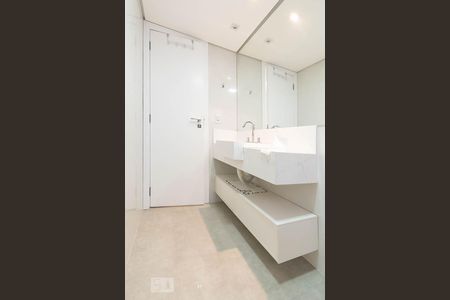 Banheiro Social de apartamento para alugar com 2 quartos, 90m² em Jardim da Campina, São Paulo