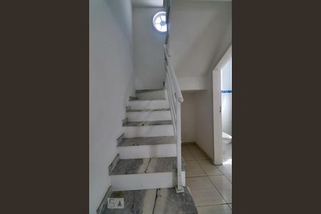 Escada de casa para alugar com 4 quartos, 150m² em Vargem Pequena, Rio de Janeiro