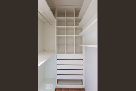 Apartamento para alugar com 170m², 3 quartos e 2 vagasCloset 2 da Suíte 1