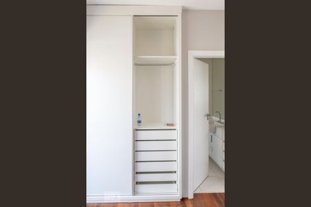 Apartamento para alugar com 170m², 3 quartos e 2 vagasSuíte 2