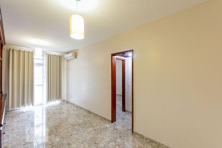 Sala de Apartamento com 2 quartos, 68m² São Domingos 