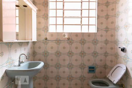 Casa à venda com 250m², 4 quartos e 4 vagasBanheiro