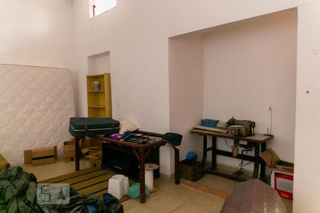 Casa à venda com 250m², 4 quartos e 4 vagasDepósito fundos