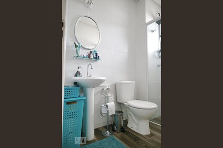 Banheiro de apartamento à venda com 2 quartos, 54m² em Vila Nova Medeiros, Jundiaí