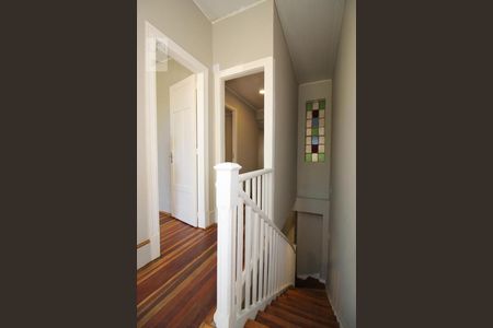 Casa à venda com 200m², 2 quartos e sem vagaEscada