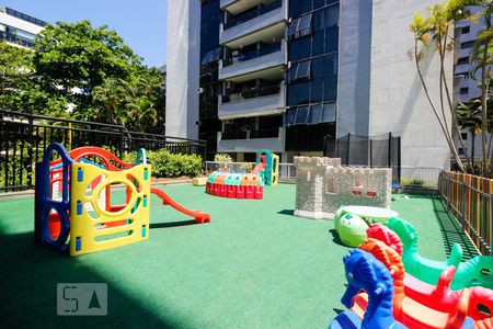 Apartamento à venda com 73m², 2 quartos e 1 vagaÁrea Comum - Playground