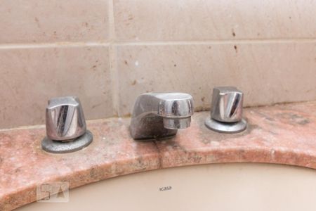 Apartamento à venda com 60m², 2 quartos e sem vaga Apartamento à venda com 60m², 2 quartos e sem vagaBanheiro