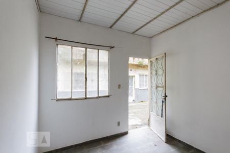 Sala/Quarto de kitnet/studio para alugar com 1 quarto, 15m² em Freguesia (jacarepaguá), Rio de Janeiro