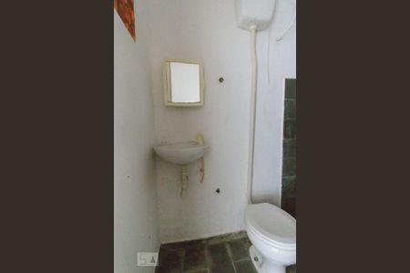 Banheiro de kitnet/studio para alugar com 1 quarto, 15m² em Freguesia (jacarepaguá), Rio de Janeiro
