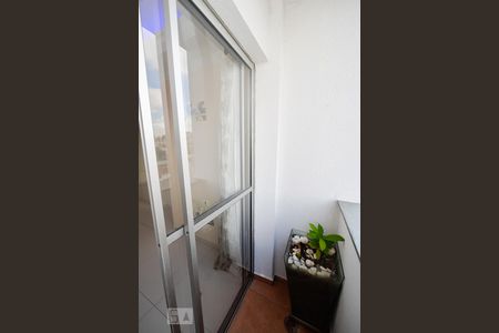 Sacada sala de apartamento para alugar com 2 quartos, 55m² em Jardim Vila Galvão, Guarulhos