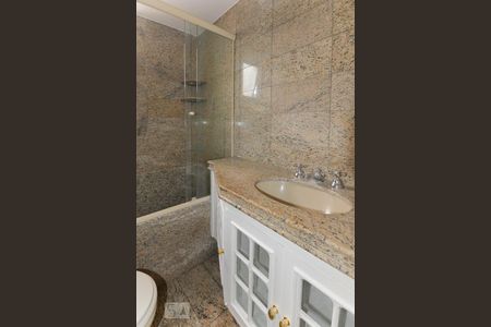 Apartamento para alugar com 132m², 3 quartos e 2 vagasBanheiro