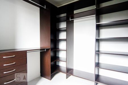 Apartamento à venda com 128m², 3 quartos e 2 vagasCloset