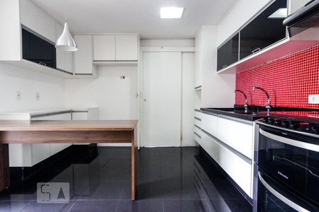 Apartamento à venda com 128m², 3 quartos e 2 vagasCozinha