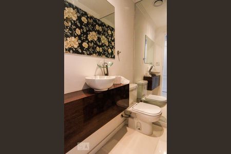 Lavabo de apartamento à venda com 3 quartos, 128m² em Vila Suzana, São Paulo