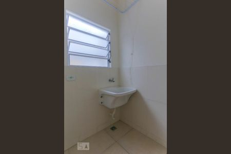 Casa para alugar com 25m², 1 quarto e sem vagaÁrea de SerÁrea de Serviçoviço