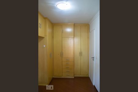 QUARTO 1 de apartamento para alugar com 2 quartos, 54m² em Santa Teresinha, São Paulo