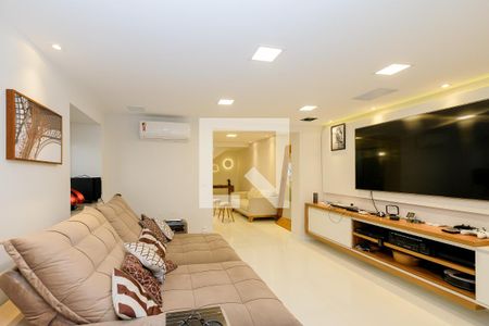 Sala de TV de casa à venda com 3 quartos, 440m² em Vila Isabel, Rio de Janeiro