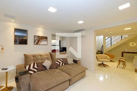 Casa à venda com 440m², 3 quartos e 1 vaga Casa à venda com 440m², 3 quartos e 1 vagaSala de TV