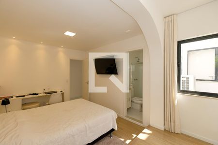 Casa à venda com 440m², 3 quartos e 1 vaga Casa à venda com 440m², 3 quartos e 1 vagaSuíte