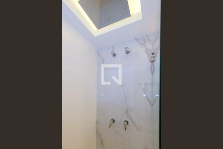 Casa à venda com 440m², 3 quartos e 1 vaga Casa à venda com 440m², 3 quartos e 1 vagaBanheiro Corredor