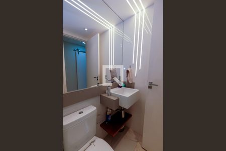 Casa à venda com 440m², 3 quartos e 1 vaga Casa à venda com 440m², 3 quartos e 1 vagaBanheiro Corredor