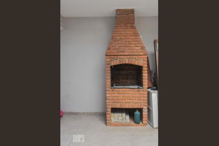 Casa para alugar com 120m², 3 quartos e 2 vagasVaranda com Churrasqueira