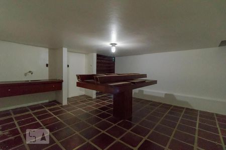 Casa à venda com 650m², 4 quartos e 8 vagasAdega