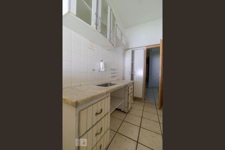 Casa à venda com 650m², 4 quartos e 8 vagasCozinha da Garagem