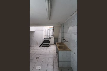 Casa para alugar com 110m², 2 quartos e 1 vagaÁrea de Serviço