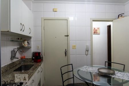 Apartamento à venda com 91m², 2 quartos e sem vaga Apartamento à venda com 91m², 2 quartos e sem vagaCozinha