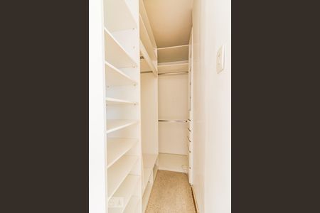 Apartamento à venda com 89m², 2 quartos e 1 vaga Apartamento à venda com 89m², 2 quartos e 1 vagaCloset