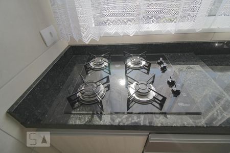 Cozinha de apartamento para alugar com 1 quarto, 33m² em Guaíra, Curitiba