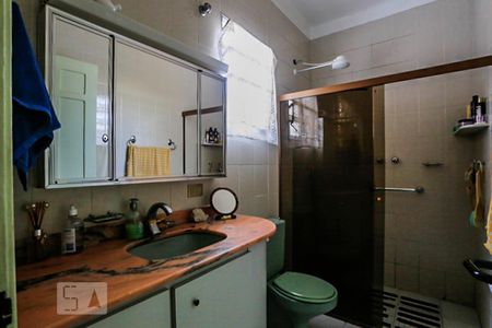 Casa à venda com 157m², 4 quartos e 2 vagasBanheiro