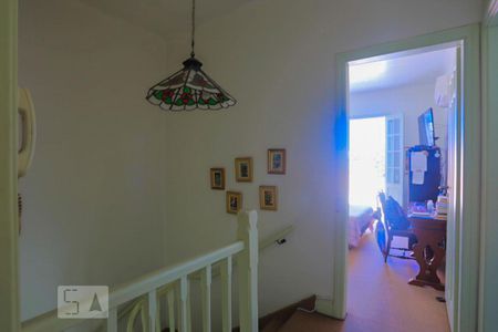 Casa à venda com 157m², 4 quartos e 2 vagasEscada