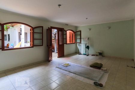 Casa à venda com 157m², 4 quartos e 2 vagasEdicula