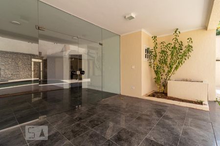 Casa de condomínio à venda com 316m², 4 quartos e 4 vagas Casa de condomínio à venda com 316m², 4 quartos e 4 vagasVaranda