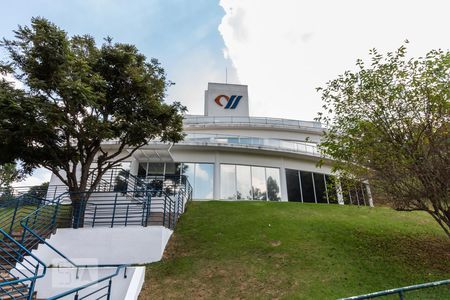 Casa de condomínio à venda com 316m², 4 quartos e 4 vagas Casa de condomínio à venda com 316m², 4 quartos e 4 vagasÁrea Comum: Academia