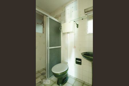 Banheiro de apartamento à venda com 2 quartos, 60m² em Bela Vista, Porto Alegre