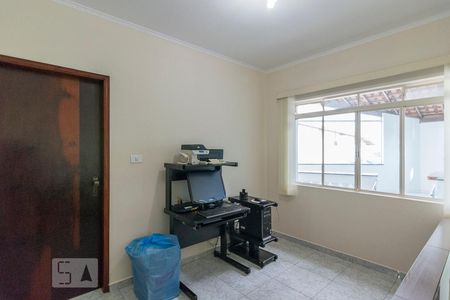 Casa à venda com 300m², 3 quartos e 6 vagas Casa à venda com 300m², 3 quartos e 6 vagasEscritório
