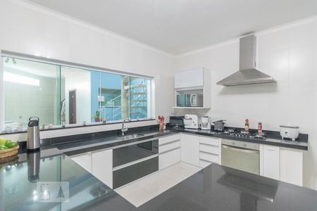 Casa à venda com 300m², 3 quartos e 6 vagas Casa à venda com 300m², 3 quartos e 6 vagasCozinha